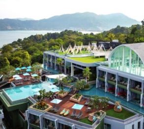 Crest Resort & Pool Villas